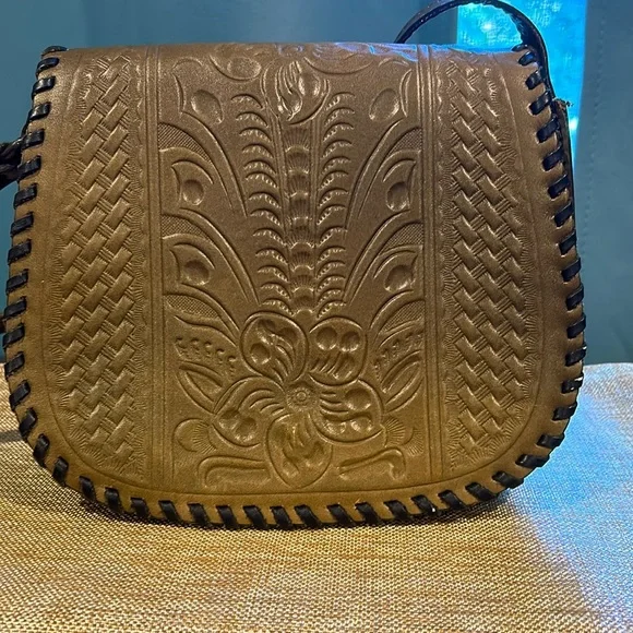 Patricia Nash Green Crossbody Saddle Bag - Picture 1 of 6